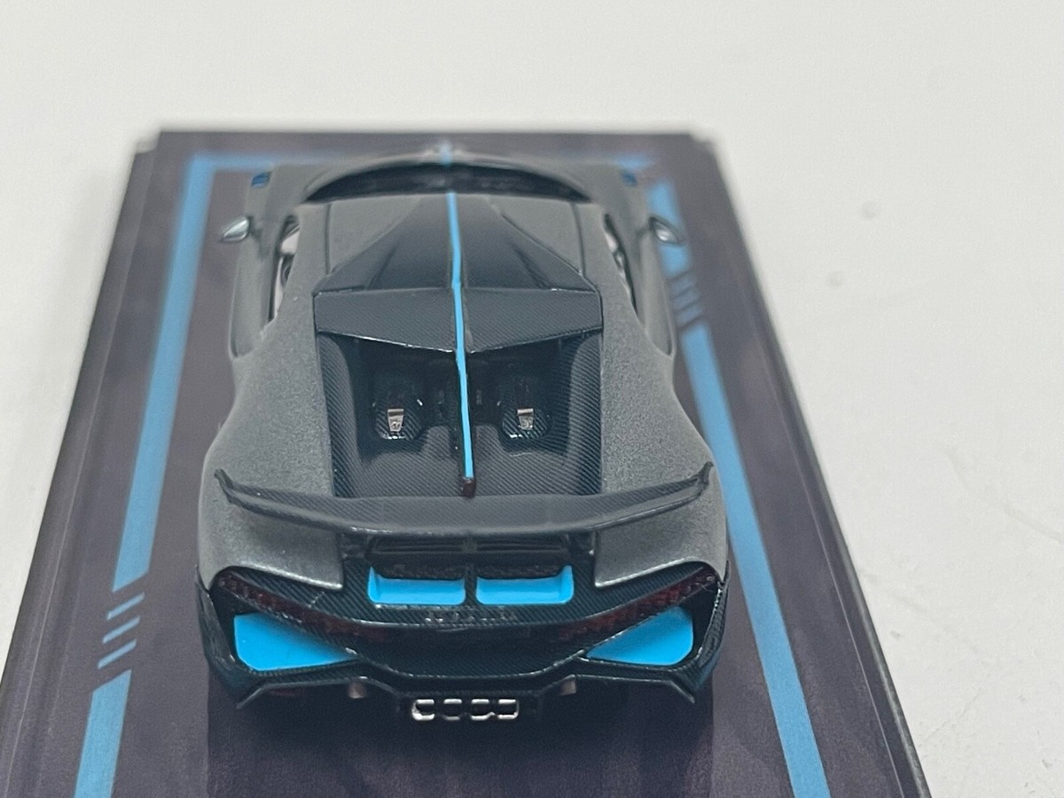 1/64 404 Error Bugatti Divo in Matte Grey Presentation