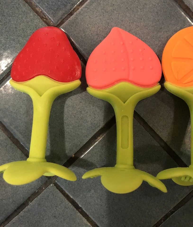 Paquete de 5 juguetes para la dentición infantil Tinabless juego de frutas para la dentición sin BPA ¡BUC! Foto 3 de 4