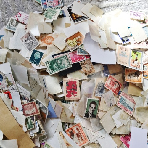 Large 800 gms Collection Thousands of loose Worldwide Stamps. Victorian - Modern - Picture 11 of 14