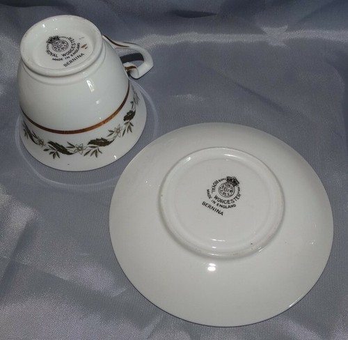 Juego de 12 tazas Royal Worcester England Bernina y 11 platillos a juego - Imagen 4 de 5
