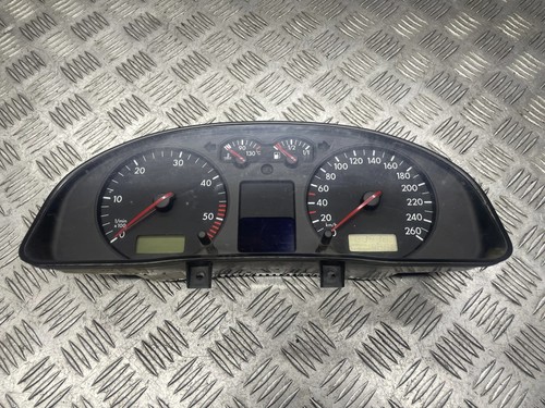 VW PASSAT B5 3B2 Kombiinstrument 3B0920822A 1.90 Diesel 81kw 1999 25787472