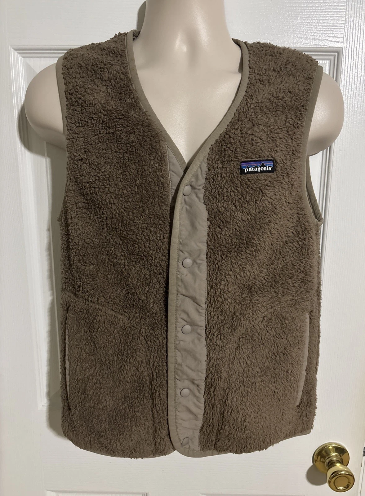 Patagonia Los Gatos Fleece Vest Khaki Brown Mens Size Small Full Snap Soft Pile