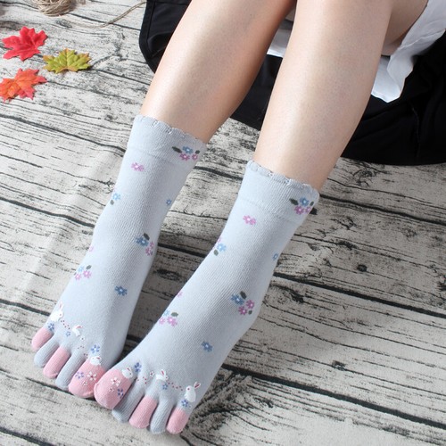 4X Women Toe Socks Five Fingers Floral Rabbit Random Color One Size Cute Casual - Picture 2 of 3