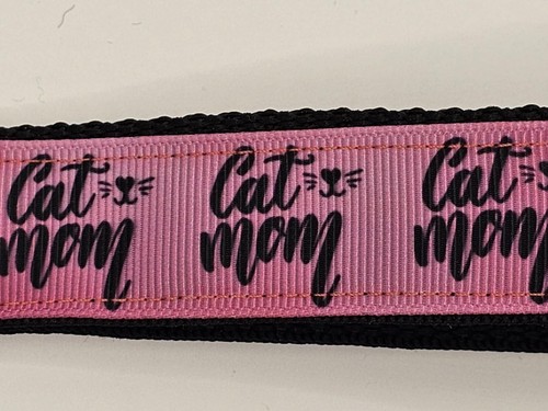 Handcrafted Key Chain Wristlet Cat Mom on Pink NEW - Picture 3 of 3