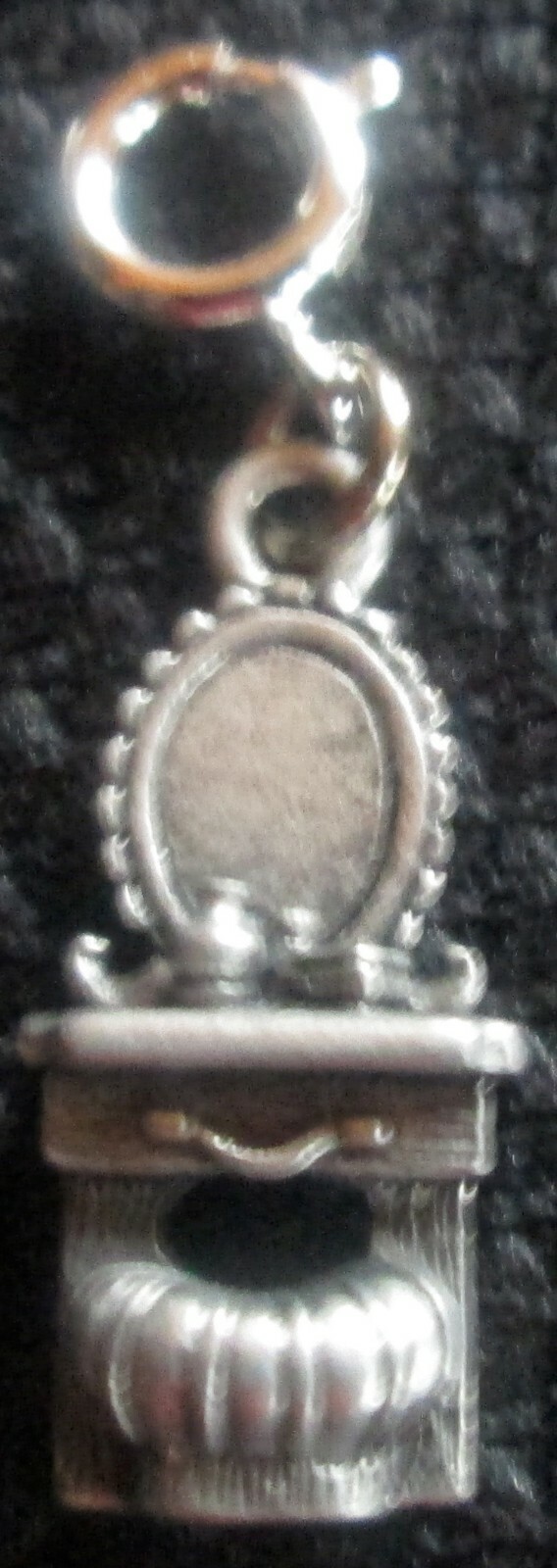 Picture 1 of 1