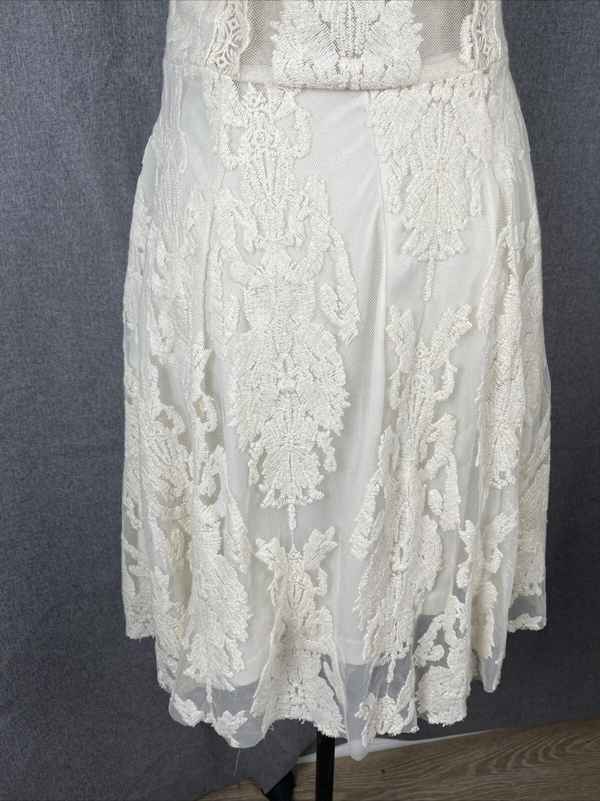OFF WHITE Bellissimo abito con schiena bianco sporco taglia M nuovo con etichette in pizzo