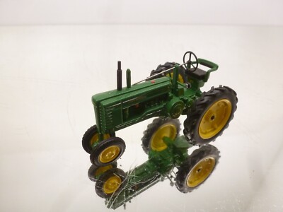 ? JOHN DEERE MODEL A TRACTOR -GREEN+YELLOW 1:43?- GOOD - 264