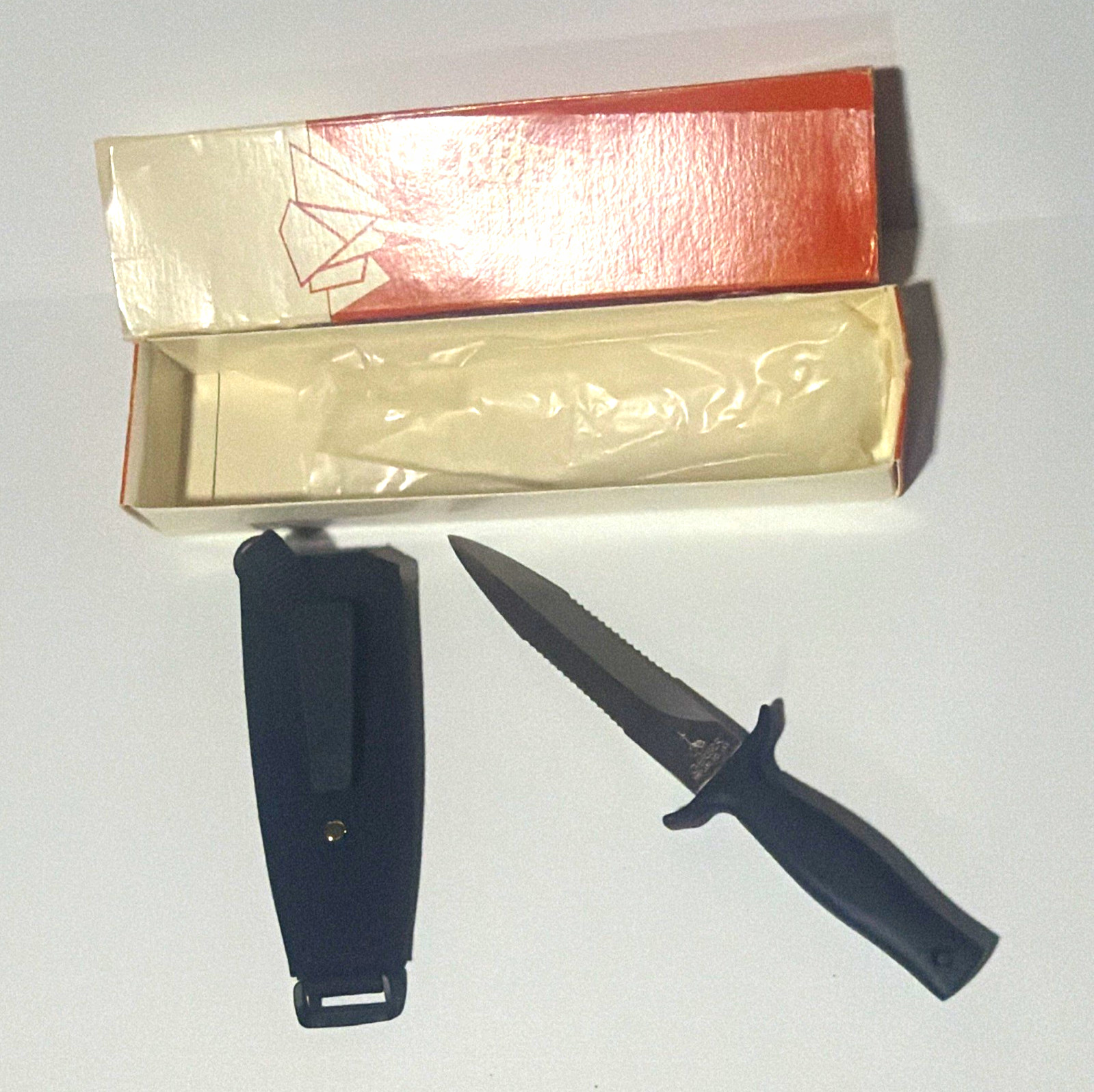 MINT Gerber Mark I Tactical Dagger Knife 5610 Double Serrated Box Sheath USA K-S