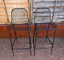 Set of 2 Black Metal Wire Bar Stools with Backrest, Without Armrest