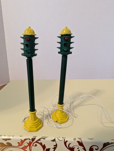 DEPT 56 Snow Village Zubehör Ampeln 2er Set Arbeit blinkt rot & grün - Bild 11 von 22