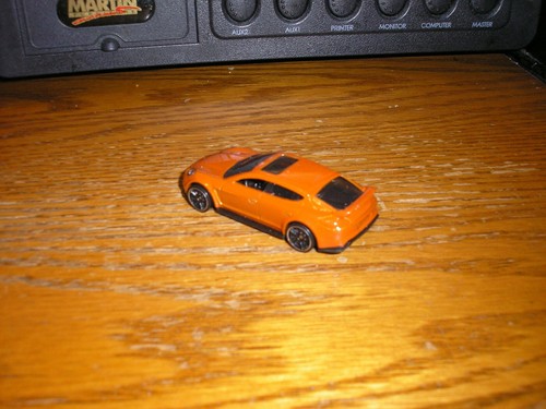 Nice Hot Wheels Porsche Panamera Super Luxury Sedan Sports Car Orange Free SHIP - Picture 2 of 5