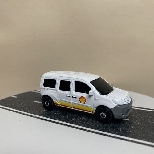 Renault Kangoo Shell 2022 Matchbox 30/100 furgoneta de servicio de gasolina blanca/amarilla/roja casi nueva - Imagen 8 de 13