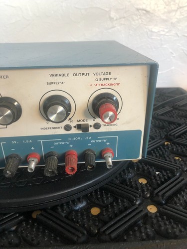 Heathkit Tri Power Supply 5v-1.5A 0-20v-.5A Outputs - POWERS UP - READ - Zdjęcie 4 z 11