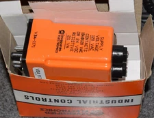DIVERSIFIED ELECTRONICS VBA1171 VOLTAGE MONITOR RELAY
