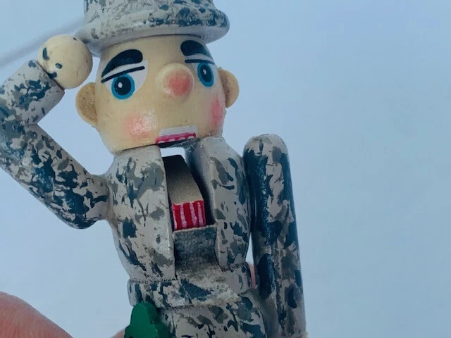 胡桃夹子军事退伍军人圣诞假日人偶装饰沙漠士兵 A2 — 第 4/4 张图片