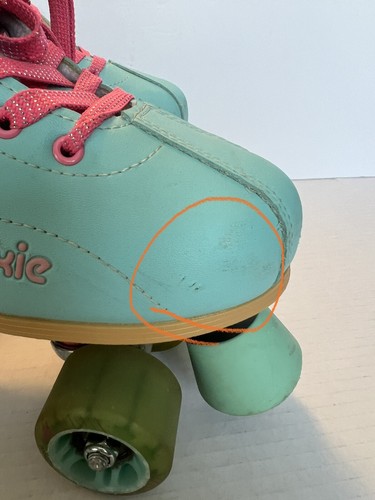 Girls ROLLER DERBY Skates Youth Size 3-6 Pixie Teal & Pink Unicorn Liner - Picture 9 of 11