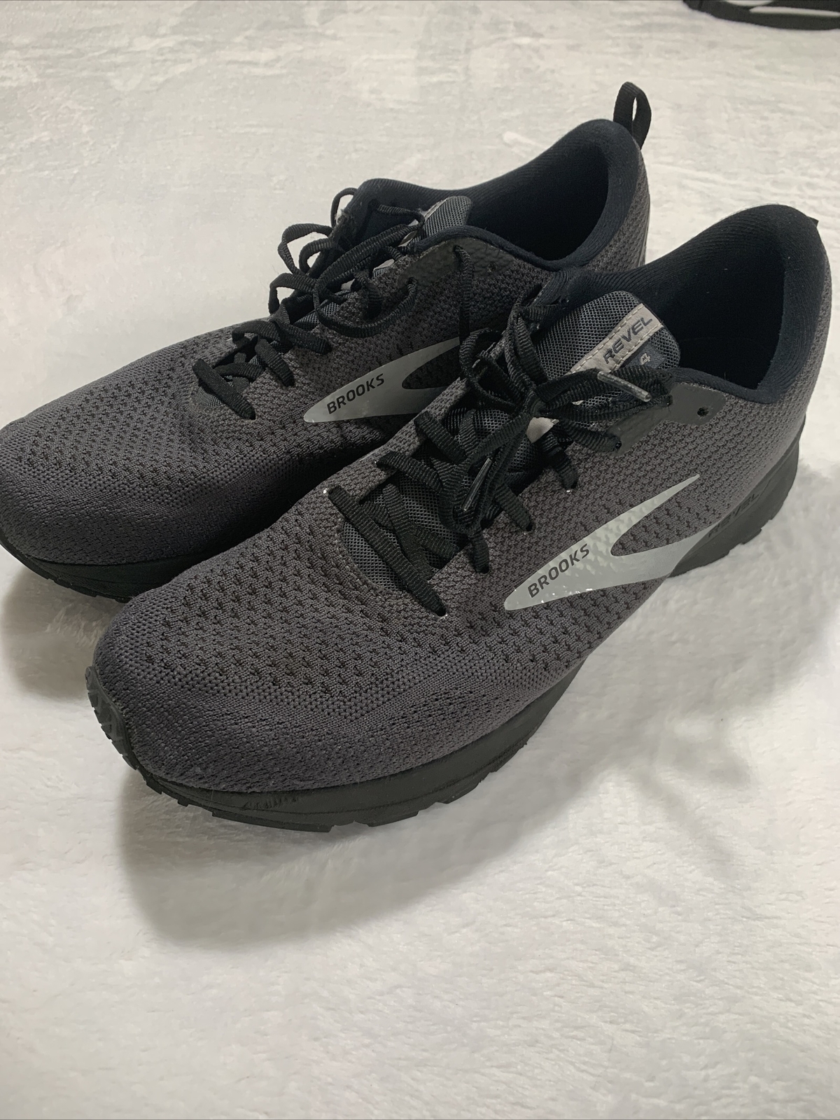 Brooks Mens Revel 4 1103471D040 Black 