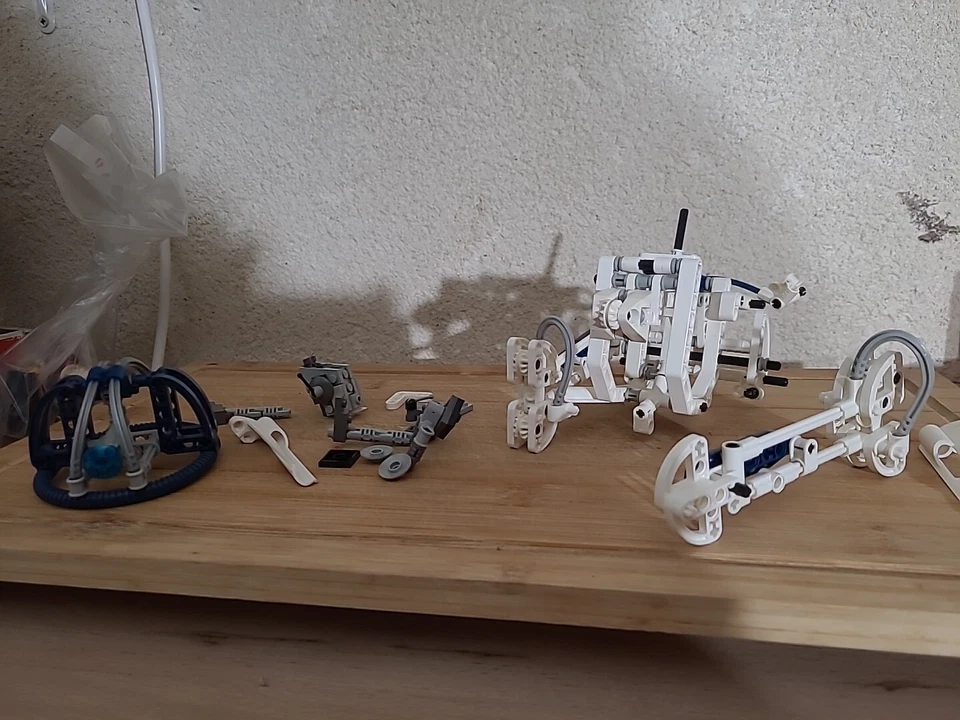 LEGO Technic 8000 Pit Droid, photo 1 sur 5