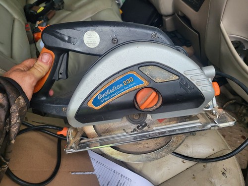 Evolution 230 TCT Steel Cutting Circular Saw with Blade - Picture 2 of 8