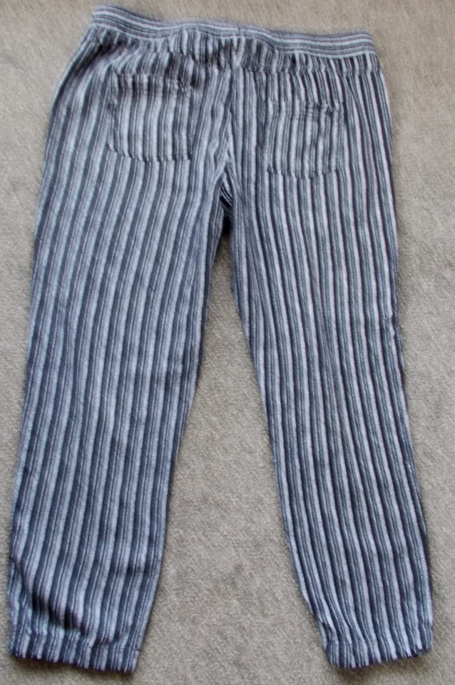 M & Co petite, Ladies black/grey striped Trousers, elasticated/tie waist,Size 16 - Image 4 of 4
