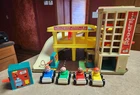 VTG Fisher Price Little People Parking Garage #930 COMPLETE & ORIGINAL