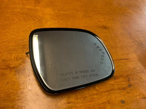 2006-2010 TOYOTA SIENNA FRONT PASSENGER RIGHT DOOR MIRROR GLASS WITH TURN SIGNAL