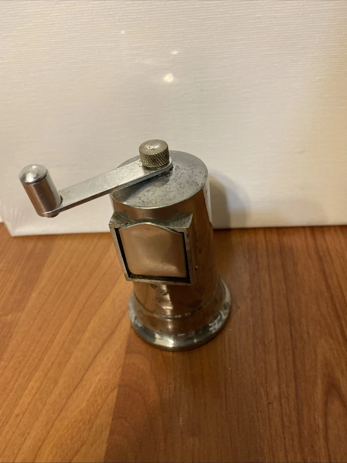 VTG. Solid Cast Spice PEPPER Mill Grinder 4.5'' TALL