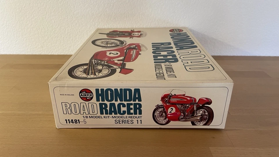 AIRFIX MODELLBAUSATZ HONDA CB750 FOUR ROAD RACER 1/8 UNBENUTZT  11481-5 SERIE 11 - Bild 3 von 4
