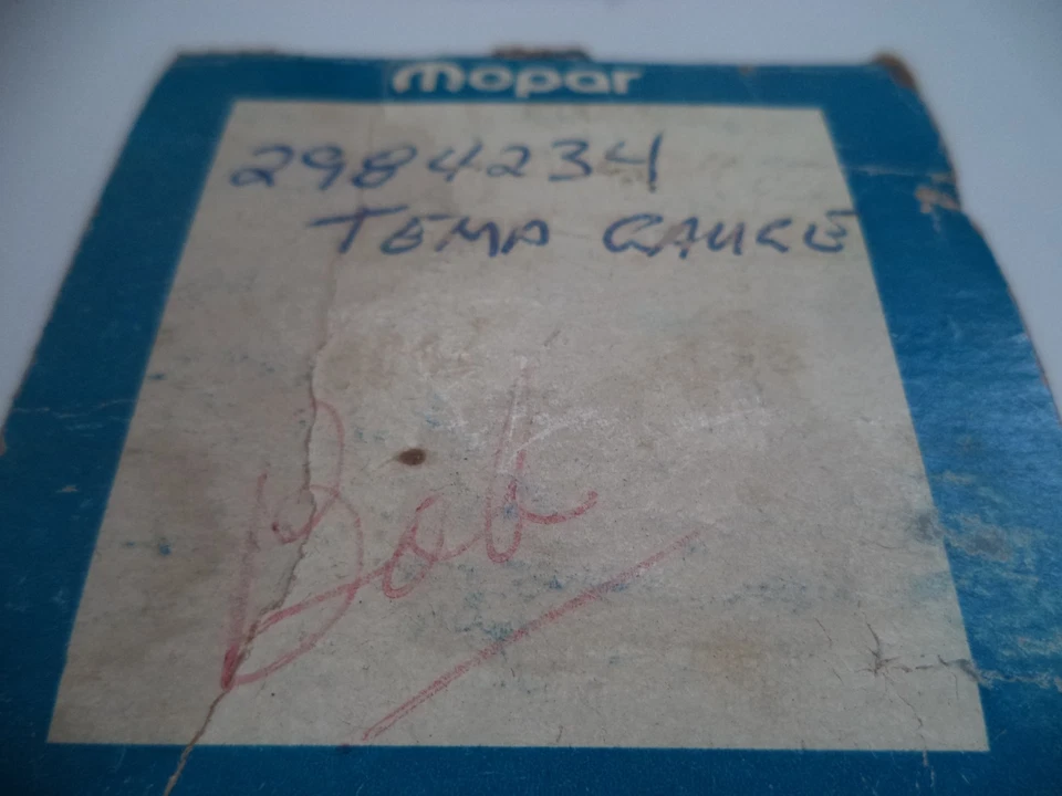 Panel de instrumentos de tablero NOS MOPAR medidor de temperatura 68 69 Plymouth Valiant Foto 2 de 3