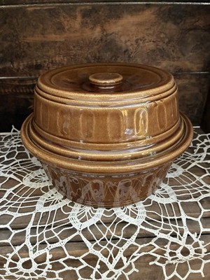 Vintage 1940 s McCoy USA Pottery Casserole Dish with Lid
