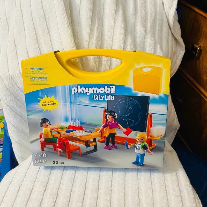 New Playmobil 5971 City Life School Classroom  in Carry Case  in Sealed Box