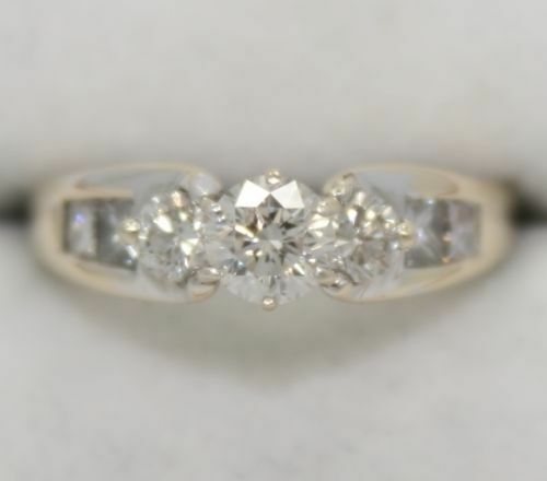 ANELLO DI FIDANZAMENTO IN ORO 18 CARATI ~ DIAMANTE 0,82 CARATI * VS2 - SI2 / H ~ $2195 - Foto 3 di 6