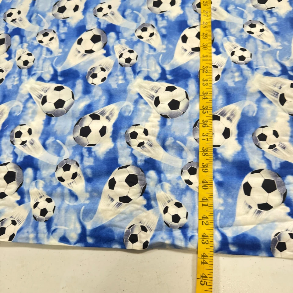 Timeless Treasures Tela Acolchado Tela Azul Balón Fútbol Algodón 75x44 2 Yardas Foto 3 de 4