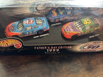 Mattel Hot Wheels 1999 NASCAR Petty Father's Day Edition Series 2