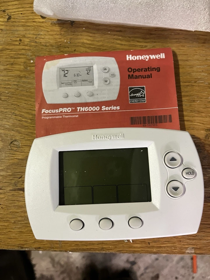 Termostato programable Honeywell FocusPro 6000 TH6110D1021 5-1-1 garantía de 30 días Foto 2 de 3