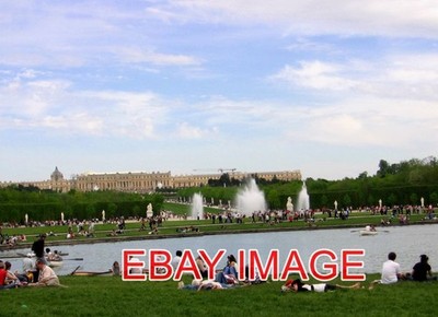 FOTO ENTSPANNEN IN VERSAILLES DER PALAST VON VERSAILLES ODER EINFACH VERSAILLES IST