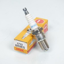 Bougie d'allumage NGK pour Moto Beta 50 RR 1999 à 2005 BR9ES / 5722 Neuf