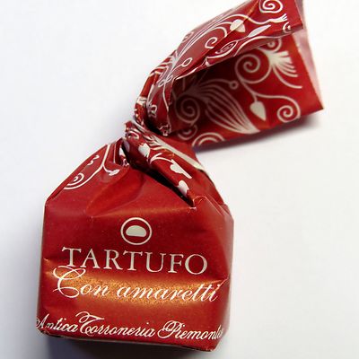 (1 kg = 114,29  ) 10 Trüffelpralinen Tartufi con Amaretti Antica Torroneria 70g