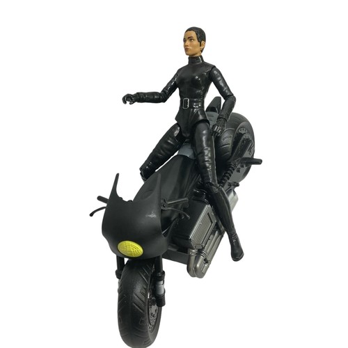 DC Comics Selina Kyle 12” Action Figure Catwoman with DC Batcycle Spinmaster - Picture 3 of 19