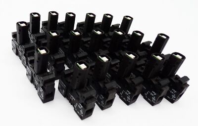 19x Siemens 3SB3400-1PA 3SB3 400-1PA Lampenfassung -used-