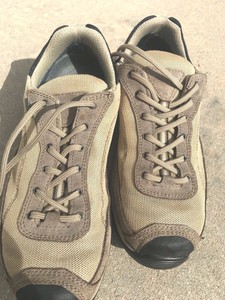 canvas hiking shoes