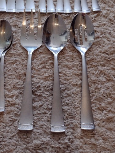 Cambridge Solvay Sand Flatware Set Of 43 Pieces - Picture 7 of 8