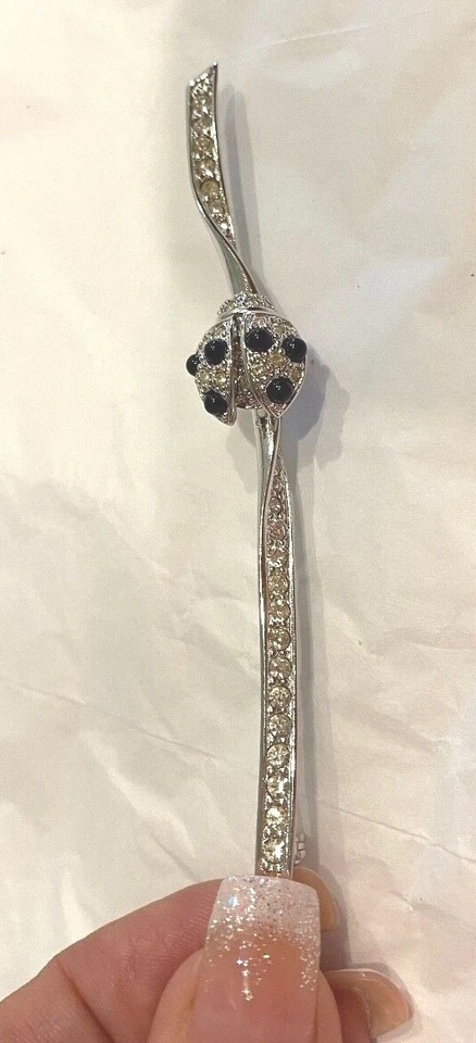 Broche Ladybug vintage Christian Dior chapado en rodio en rama con cristales Foto 2 de 4