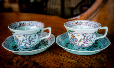 Set(s) of 2 ADAMS Calyx Ware ''SINGAPORE BIRD'' Cups & Saucers