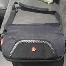 Manfrotto Advance Compact Shoulder Bag with Strap In Black Excellent Condition