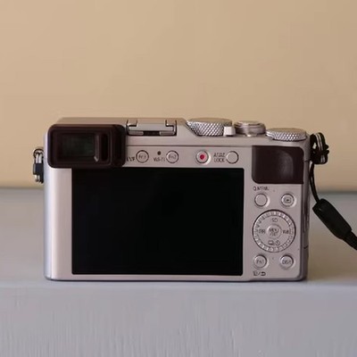 Panasonic LUMIX DMC-LX100 12.8MP Digital Camera Leica Lens Silver