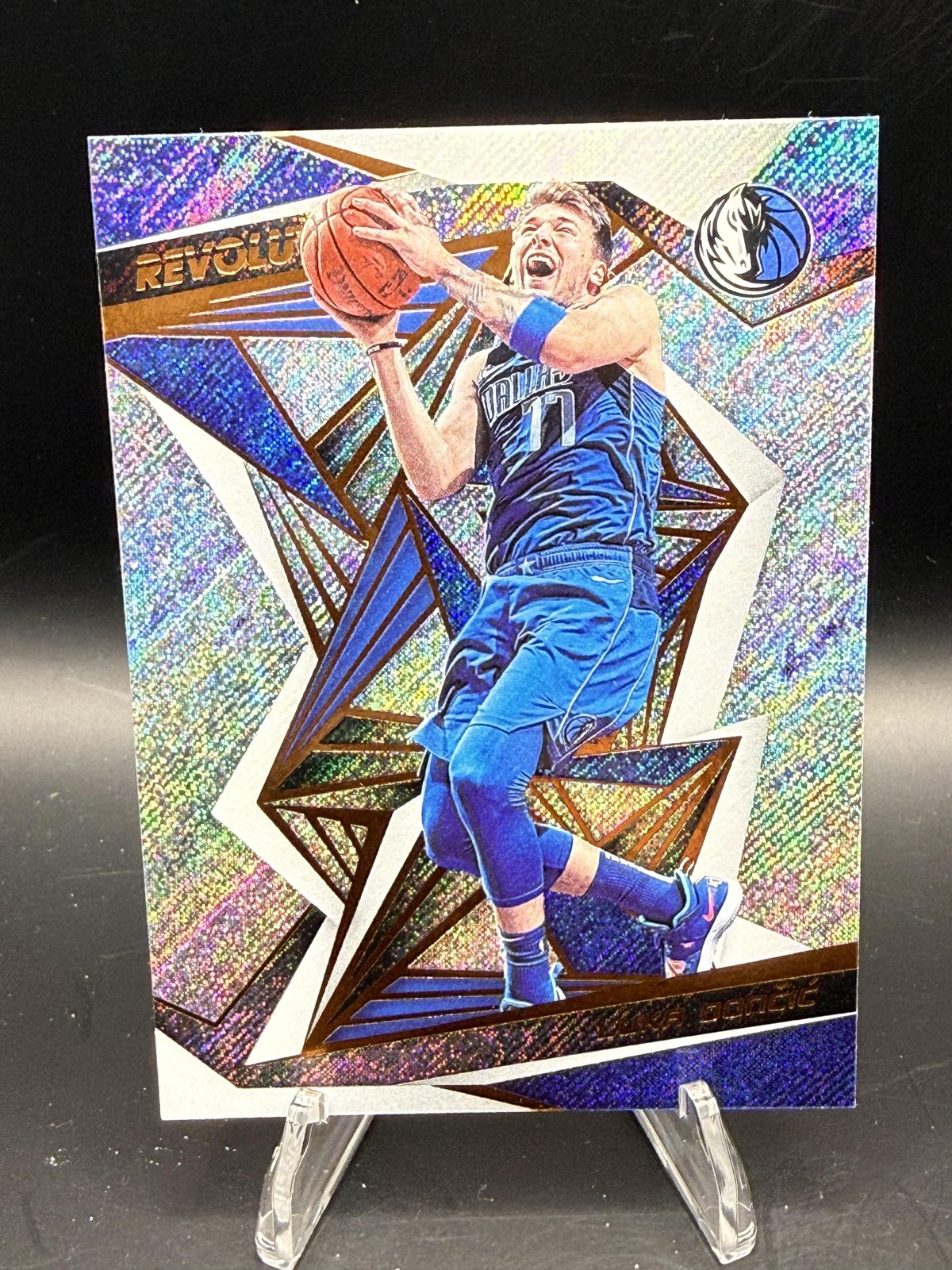 2019-20 Panini Revolution #73 Luka Doncic