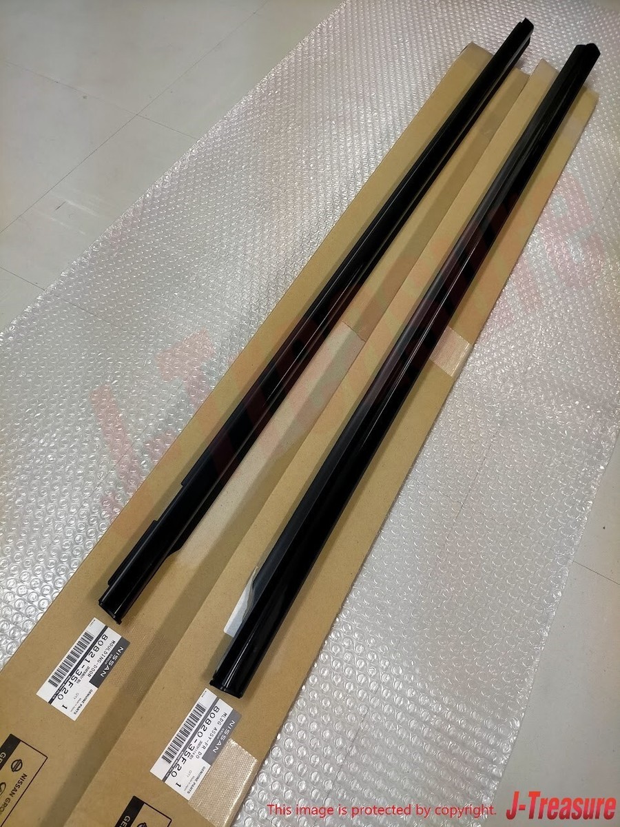 NISSAN 240SX S13 89-94 Genuine Front Door Outside Molding Right