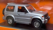 MAXICHAMPS 1/43 Mitsubishi Pajero SWB 1991 Silver Collectables 17+