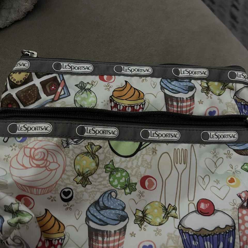 Bolsa de cosméticos Lesportsac cierre con cremallera y bolsillo frontal  Foto 2 de 4